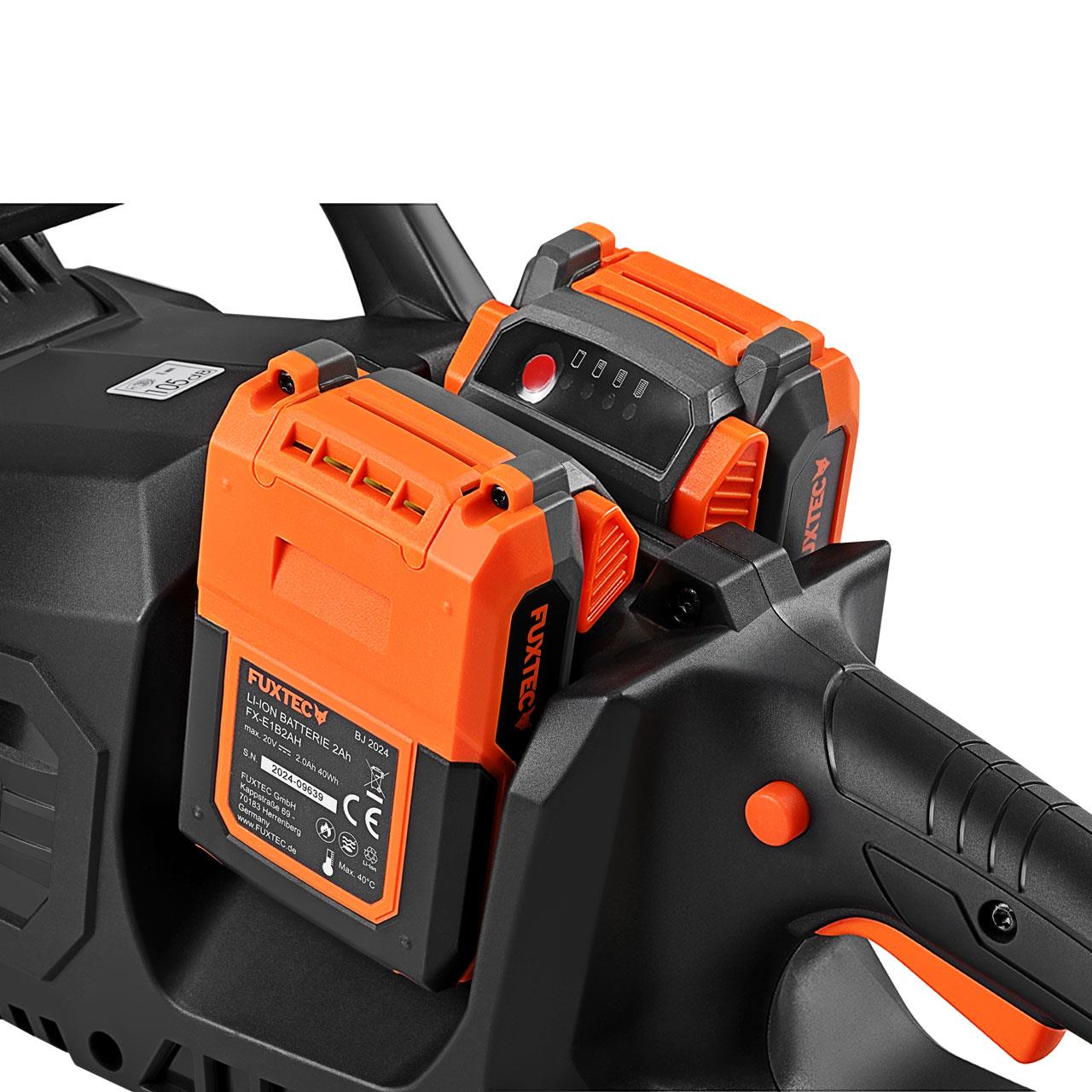 Akumulátorová retezová pila FUXTEC 2x20V FX-E2KSSET s baterií a nabíjeckou