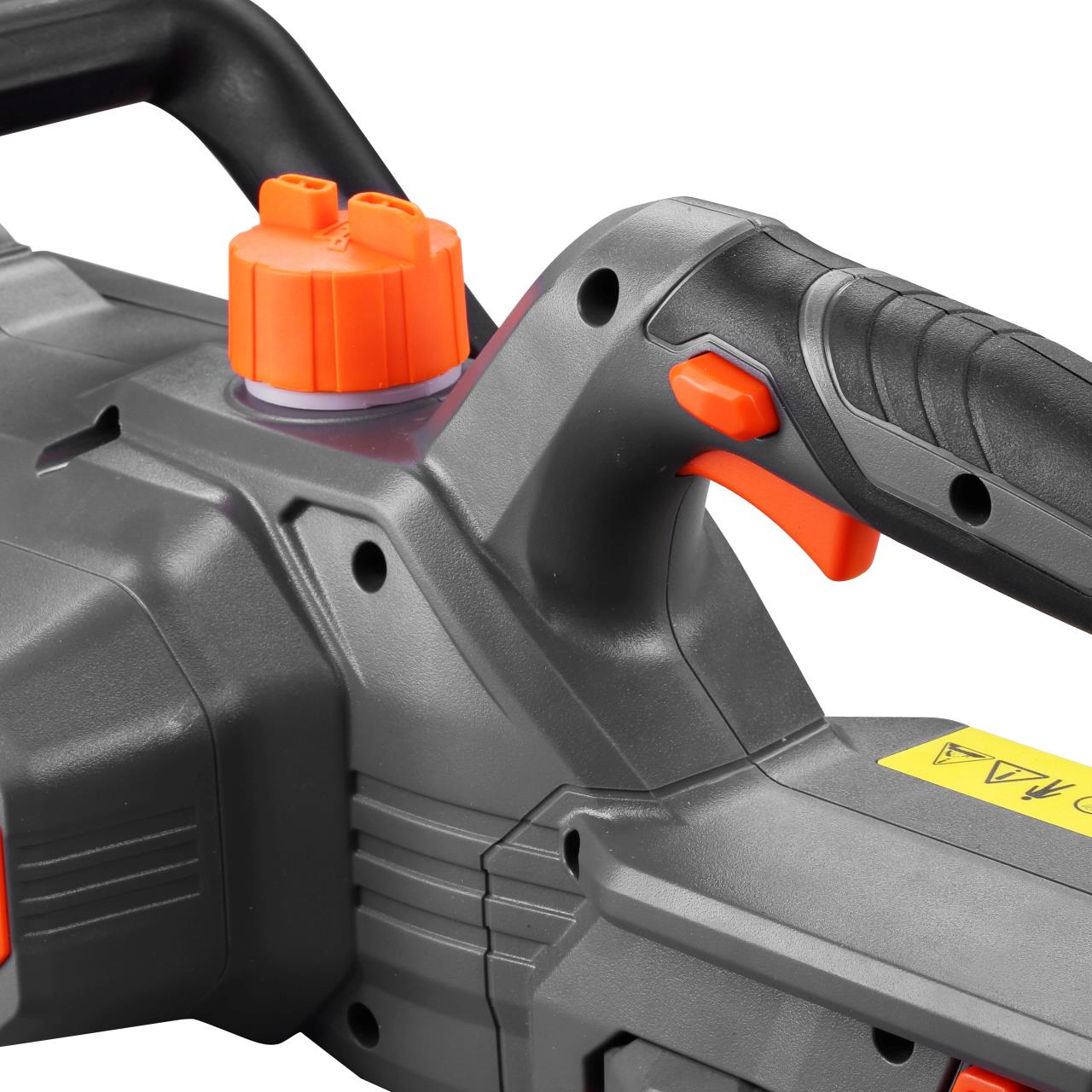 Akumulátorová retezová pila FUXTEC 20V FX-E1KS20 SET 1 s 1 x akumulátorem 2Ah, 1 x nabíjeckou 1A